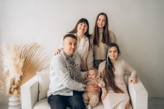 Працюємо для вас: багатодітна родина ВПО придбала квартиру в Тернополі