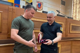 Ключі від власного житла за програмою Фонду вручили захиснику Вітчизни з Одеси